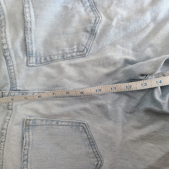 WILD FABLE Light Wash Mom Jeans Size 6 - Picture 9 of 16